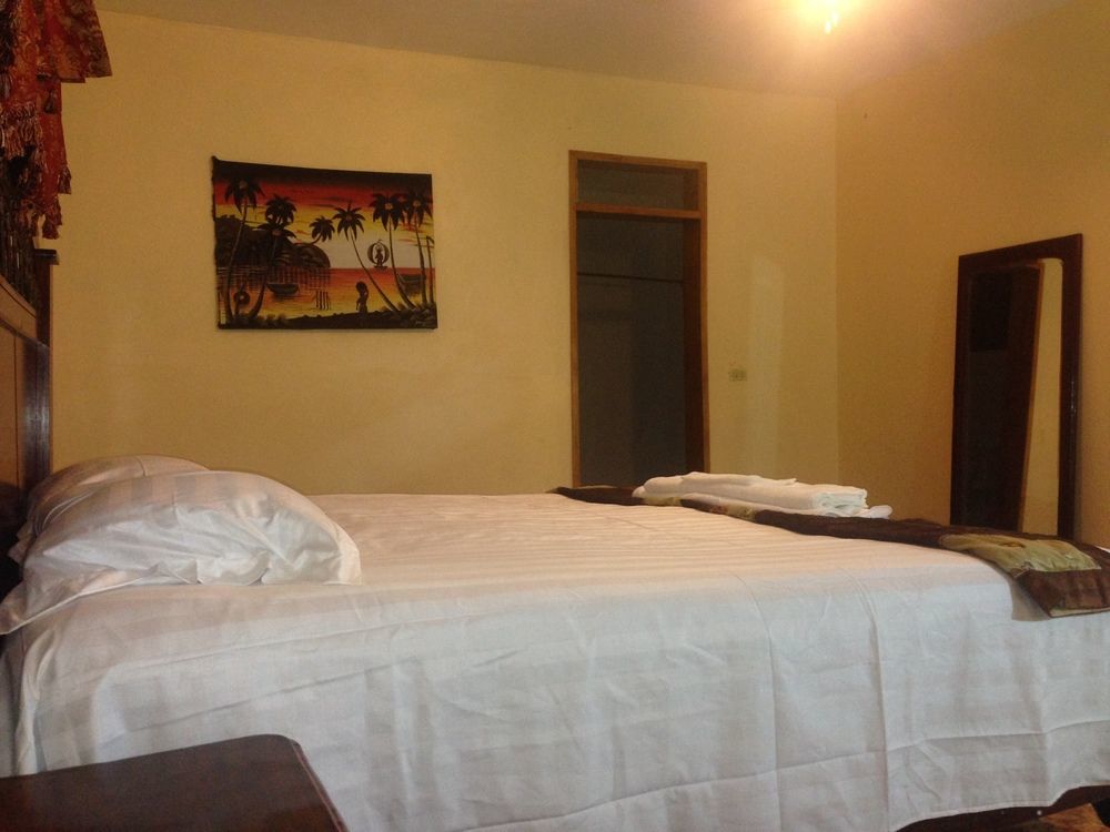 Le Dubourg Guesthouse Montrouis Kültér fotó